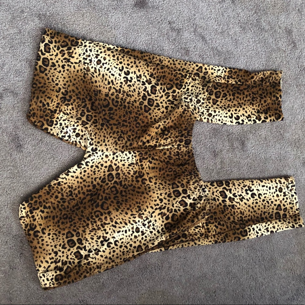 Animal print leggings